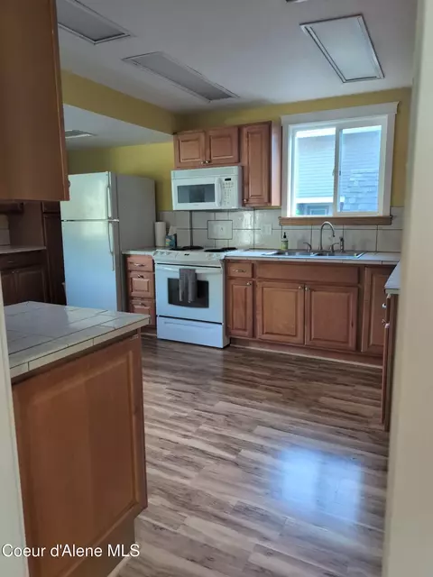 Kitchen - 106 Kellogg Ave, Kellogg, ID 83837 photo 1 of 2
