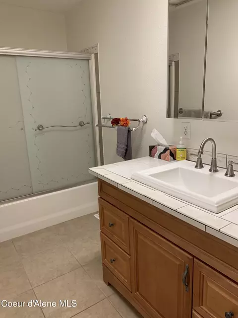 Bath - 106 Kellogg Ave, Kellogg, ID 83837 photo 4 of 5