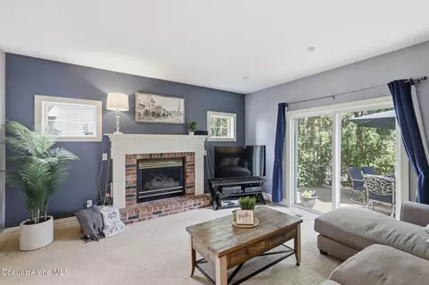 Living - 4331 E Sterling Dr, Post Falls, ID 83854 photo 6 of 6