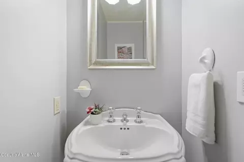 Bath - 4331 E Sterling Dr, Post Falls, ID 83854 photo 1 of 6