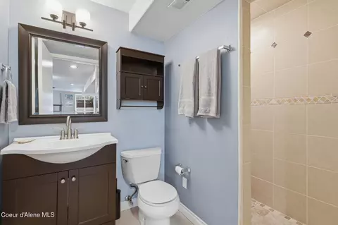 Bath - 4331 E Sterling Dr, Post Falls, ID 83854 photo 6 of 6