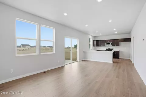 Living - 4566 E Culpeo Ave, Post Falls, ID 83854 photo 3 of 4