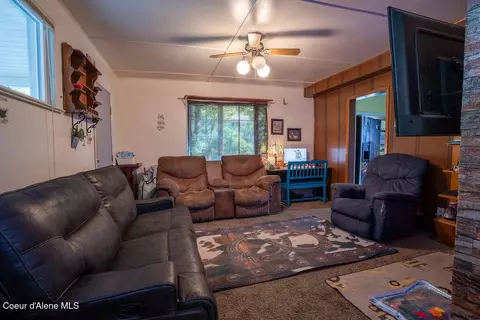 Living - 401 W Mission Ave, Kellogg, ID 83837 photo 2 of 2