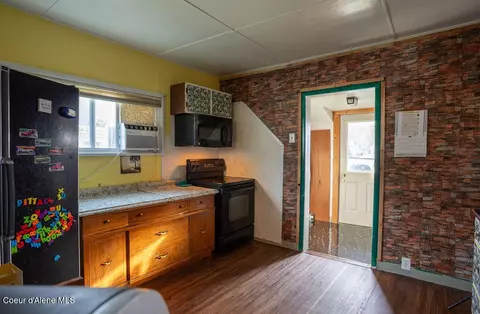 Entry Way - 401 W Mission Ave, Kellogg, ID 83837 photo 1 of 2