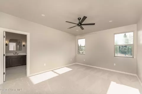 Bedroom - B1l1 Sylvan Rd, Athol, ID 83801 photo 5 of 6
