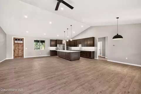 Living - B1l1 Sylvan Rd, Athol, ID 83801 photo 2 of 4