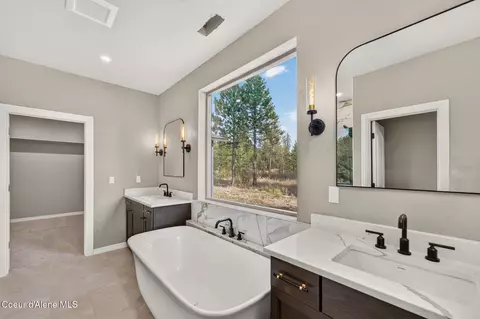 Bath - B1l1 Sylvan Rd, Athol, ID 83801 photo 1 of 7