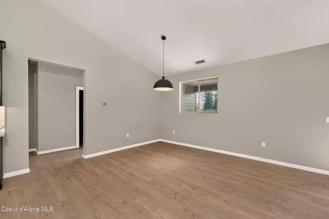Living - B1l1 Sylvan Rd, Athol, ID 83801 photo 4 of 4