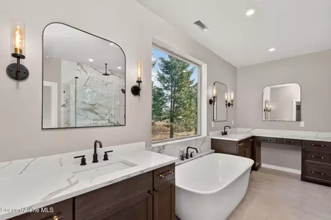 Bath - B1l1 Sylvan Rd, Athol, ID 83801 photo 2 of 7