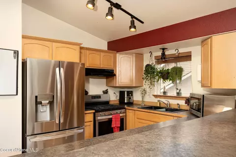 Kitchen - 2526 N Alfalfa Loop, Post Falls, ID 83854 photo 2 of 3