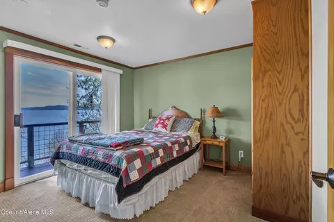 Bedroom - 428 E Beachhouse Ln, Harrison, ID 83833 photo 5 of 6
