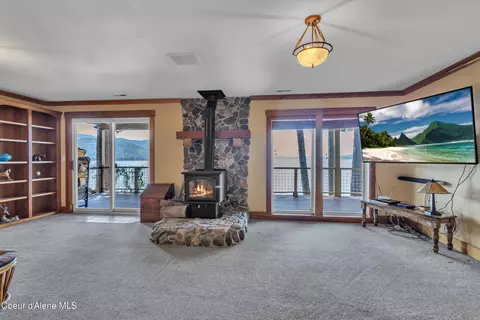 Living - 428 E Beachhouse Ln, Harrison, ID 83833 photo 6 of 6