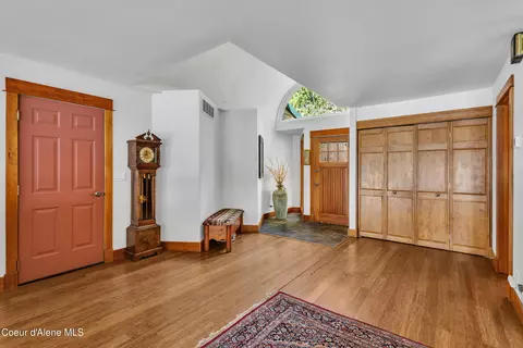 Entry Way - 428 E Beachhouse Ln, Harrison, ID 83833 photo 3 of 3