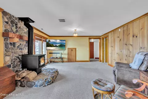 Living - 428 E Beachhouse Ln, Harrison, ID 83833 photo 4 of 6