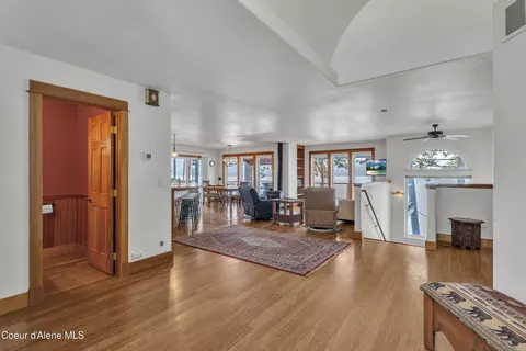 Entry Way - 428 E Beachhouse Ln, Harrison, ID 83833 photo 1 of 3