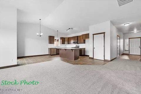 Living - 1139 Jersey St, Sandpoint, ID 83864 photo 5 of 6