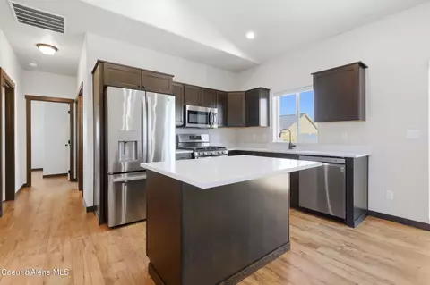 Kitchen - 12090 N Gipper Loop, Rathdrum, ID 83858 photo 2 of 3