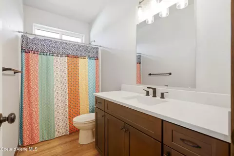 Bath - 12090 N Gipper Loop, Rathdrum, ID 83858 photo 3 of 3