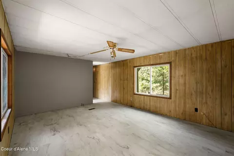 Living - 343 Lightning Creek Rd, Clark Fork, ID 83811 photo 3 of 4