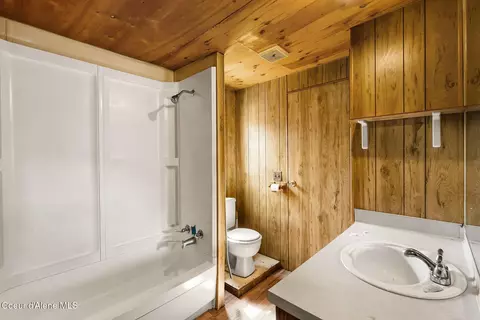 Bath - 343 Lightning Creek Rd, Clark Fork, ID 83811 photo 1 of 1