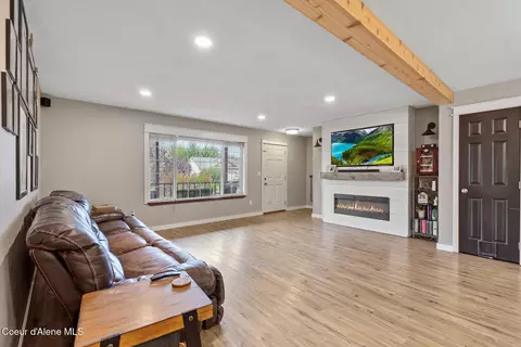 Living - 2675 N Sparrow Loop, Post Falls, ID 83854 photo 2 of 3