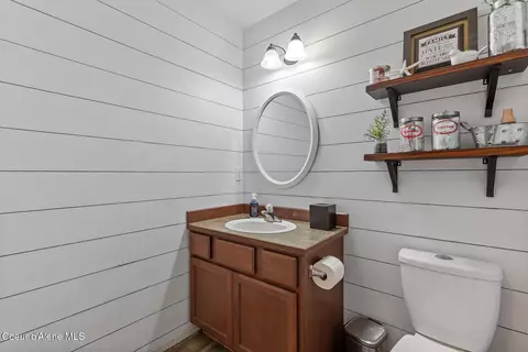 Bath - 2675 N Sparrow Loop, Post Falls, ID 83854 photo 1 of 4