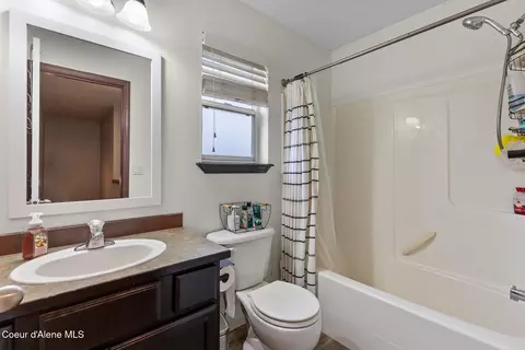 Bath - 2675 N Sparrow Loop, Post Falls, ID 83854 photo 3 of 4