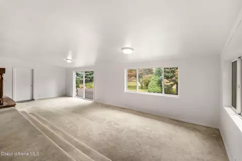Living - 1202 Birch St, Sandpoint, ID 83864 photo 6 of 11