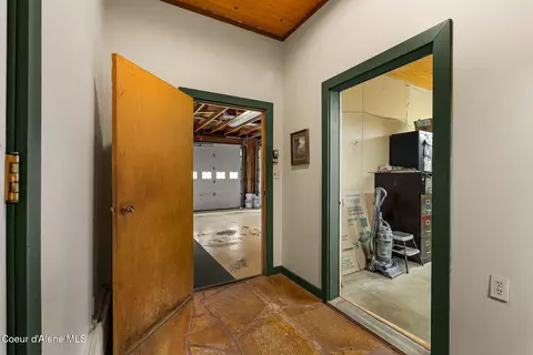Entry Way - 1202 Birch St, Sandpoint, ID 83864 photo 1 of 2