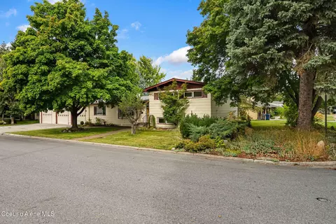 Exterior - 1202 Birch St, Sandpoint, ID 83864 photo 9 of 12
