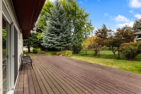 Exterior - 1202 Birch St, Sandpoint, ID 83864 photo 3 of 12