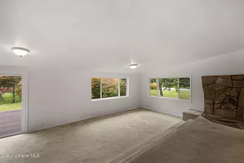 Living - 1202 Birch St, Sandpoint, ID 83864 photo 8 of 11