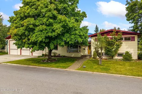 Exterior - 1202 Birch St, Sandpoint, ID 83864 photo 10 of 12