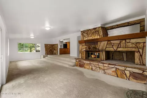 Living - 1202 Birch St, Sandpoint, ID 83864 photo 4 of 11