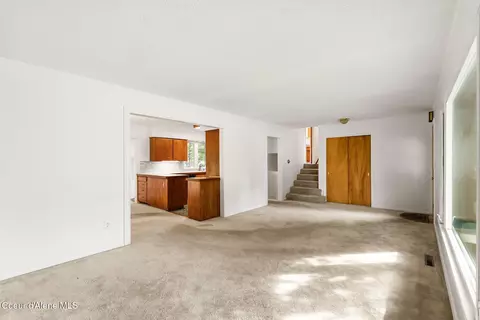 Living - 1202 Birch St, Sandpoint, ID 83864 photo 3 of 11