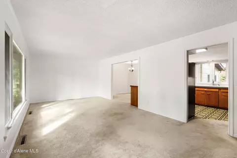 Living - 1202 Birch St, Sandpoint, ID 83864 photo 9 of 11
