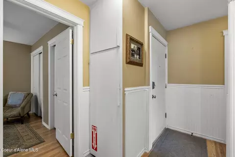 Entry Way - 720 N 3rd Ave #5, Sandpoint, ID 83864 photo 2 of 3