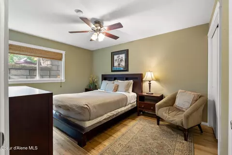 Bedroom - 720 N 3rd Ave #5, Sandpoint, ID 83864 photo 3 of 4