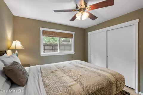 Bedroom - 720 N 3rd Ave #5, Sandpoint, ID 83864 photo 2 of 4
