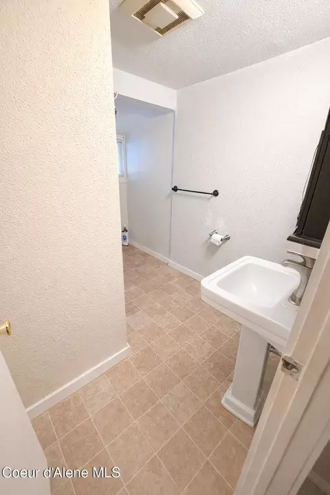 Bath - 208 S 6th St, Pinehurst, ID 83850 photo 2 of 2