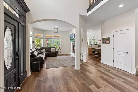 Entry Way - 5326 E Shoreline Dr, Post Falls, ID 83854 photo 1 of 3