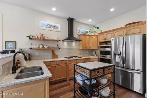 Kitchen - 5326 E Shoreline Dr, Post Falls, ID 83854 photo 2 of 3