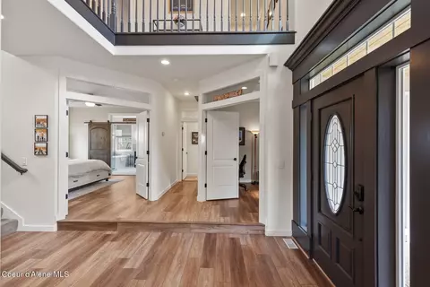 Entry Way - 5326 E Shoreline Dr, Post Falls, ID 83854 photo 2 of 3