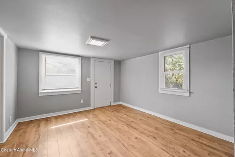 Living - 4513 E 3rd Ave, Spokane Valley, WA 99212 photo 3 of 3