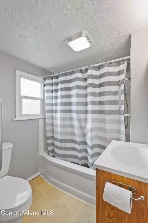 Bath - 4513 E 3rd Ave, Spokane Valley, WA 99212 photo 1 of 1