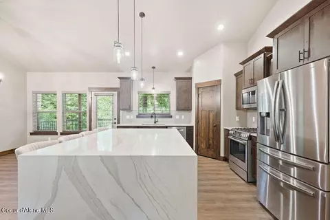 Kitchen - 11614 N Waterford Loop, Hauser, ID 83854 photo 2 of 2