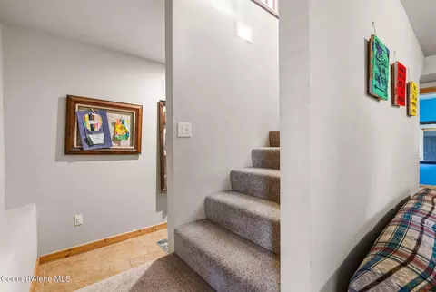 Entry Way - 5840 Sagle Rd, Sagle, ID 83860 photo 3 of 3