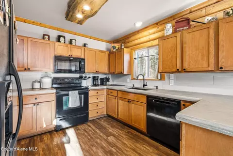 Kitchen - 5840 Sagle Rd, Sagle, ID 83860 photo 1 of 2