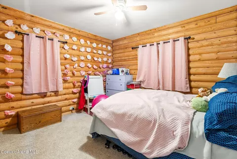 Bedroom - 5840 Sagle Rd, Sagle, ID 83860 photo 1 of 7