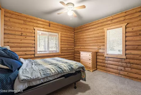 Bedroom - 5840 Sagle Rd, Sagle, ID 83860 photo 2 of 7